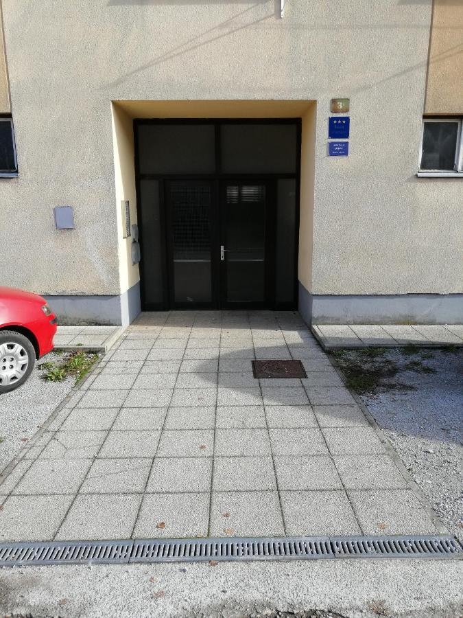 Apartman Gobac カルロヴァッツ エクステリア 写真